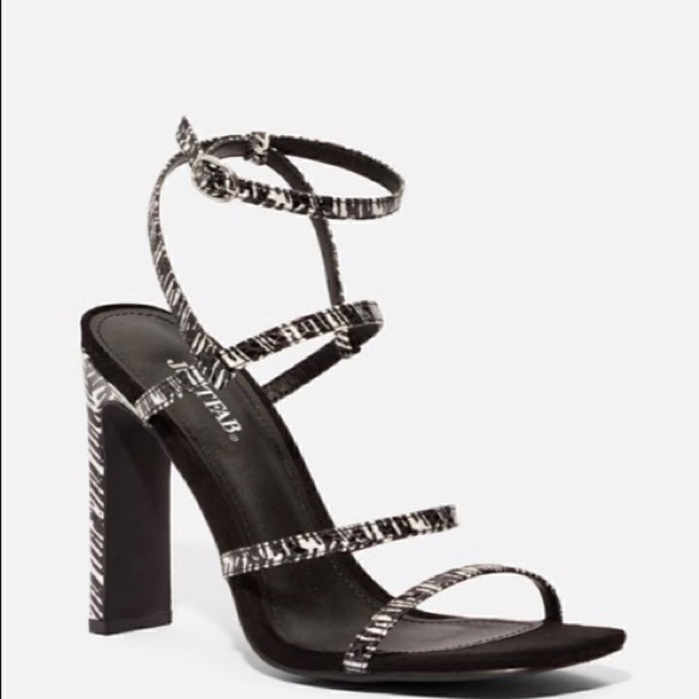 Shoes 👡   - Picture 2 of 12